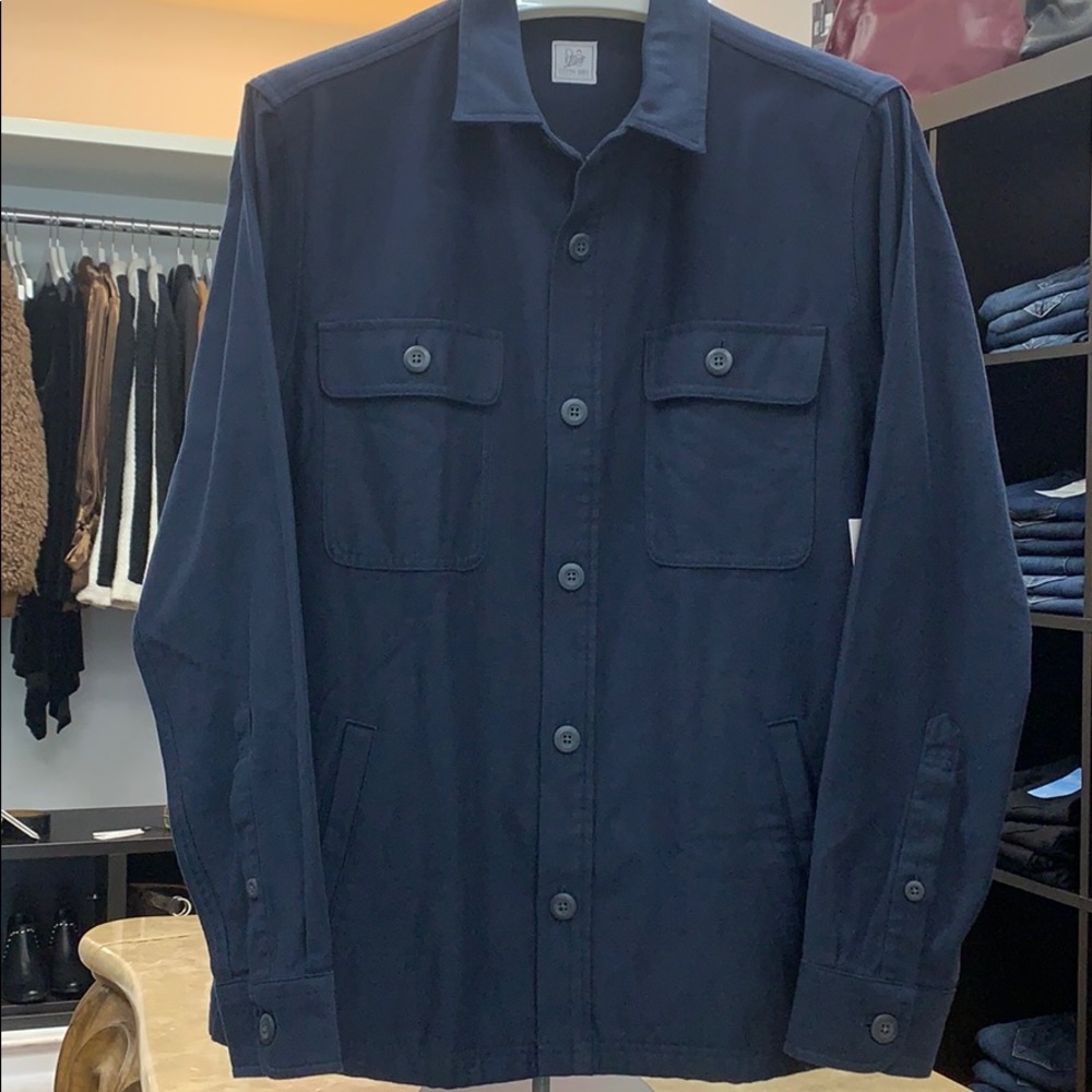 Men’s navy over shirt jacket.
